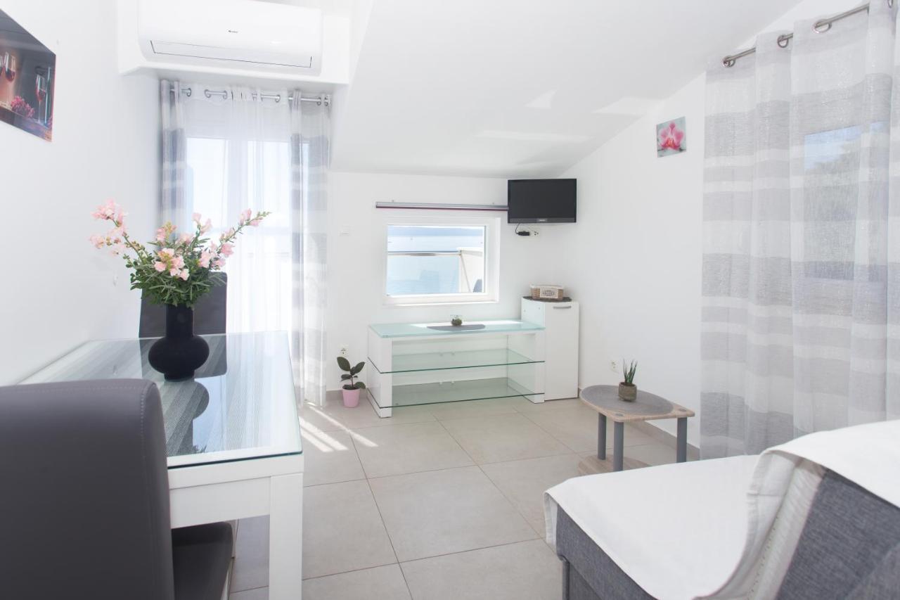Apartments Bandic - 30 Meters To The Beach Трогир Экстерьер фото