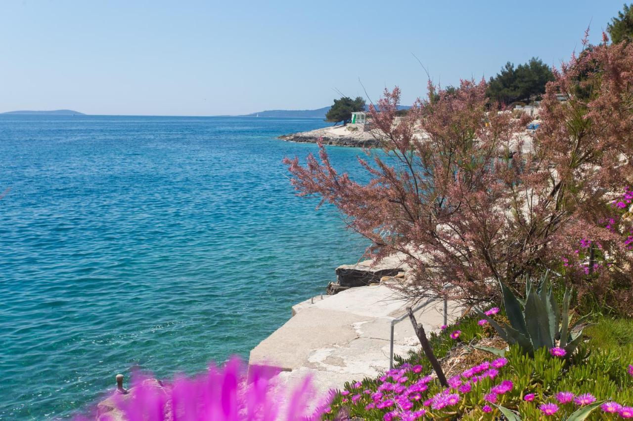 Apartments Bandic - 30 Meters To The Beach Трогир Экстерьер фото